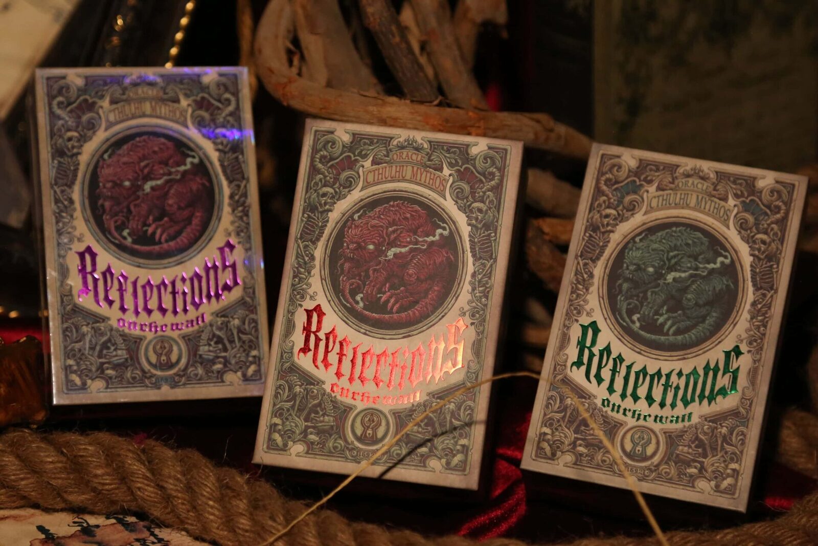 Reflections on the Wall Cthulhu Mythos Oracle by MOYO GAMES Secondary image