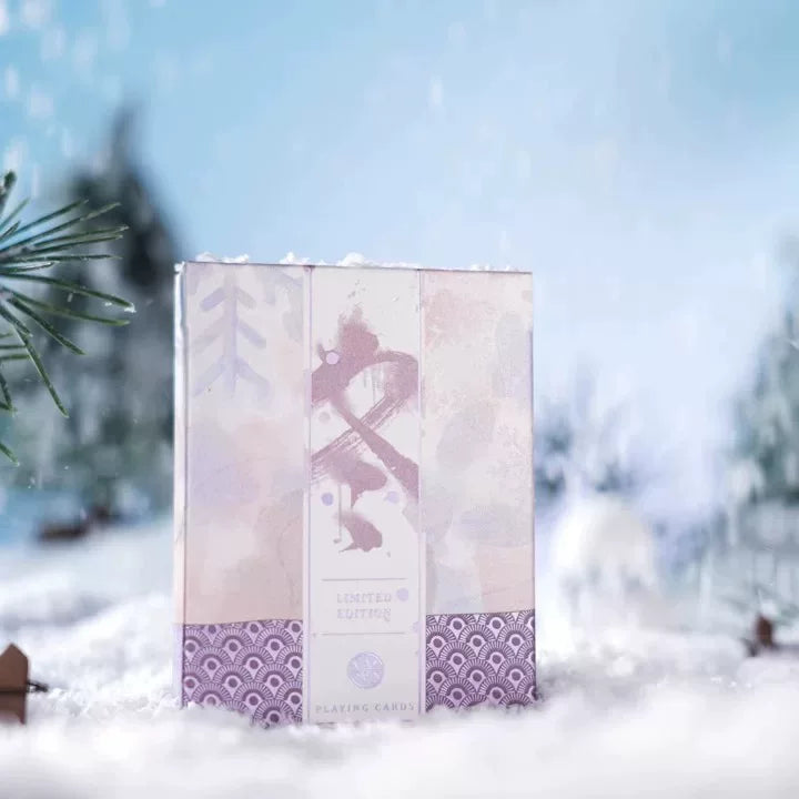 NANA Four Seasons Winter tuck box in snow